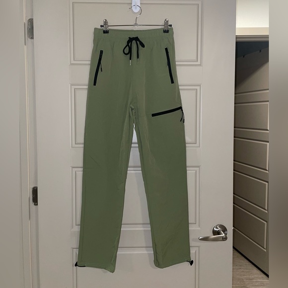 NWT Chorpeti Woman’s Hiking Cargo pants - Picture 1 of 5